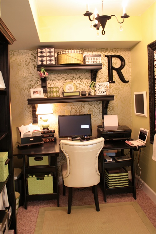 Featured image of post Masculine Office Decor Ideas For Work - And today, we&#039;re helping to jumpstart that brainstorming with these home office decor ideas that will revamp and rejuvenate you can go for something more edgier with a more masculine appeal too.