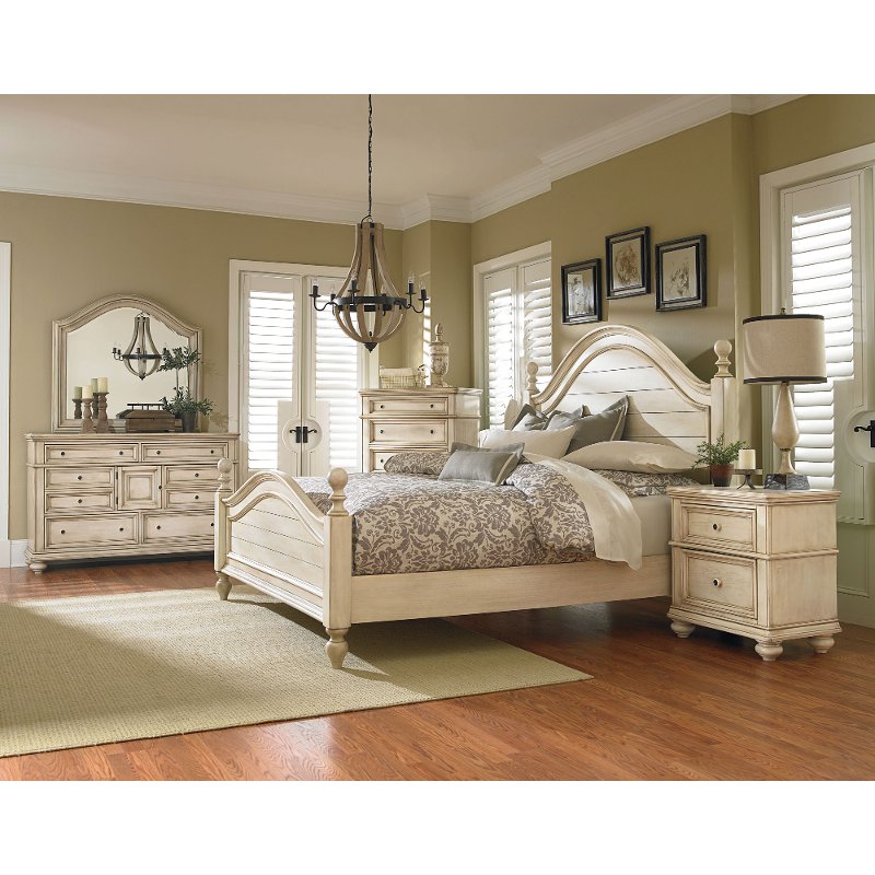 The magnolia manor antique white upholstered panel you'll discover a gorgeous dining room set that's waiting to be used for entertaining, or a liberty furniture bedroom set that will create your ideal escape. bedroom antique white bedroom sets girls antique white bedroom sets antique white bedroom sets walmart antique white bedroom sets home design decoration
