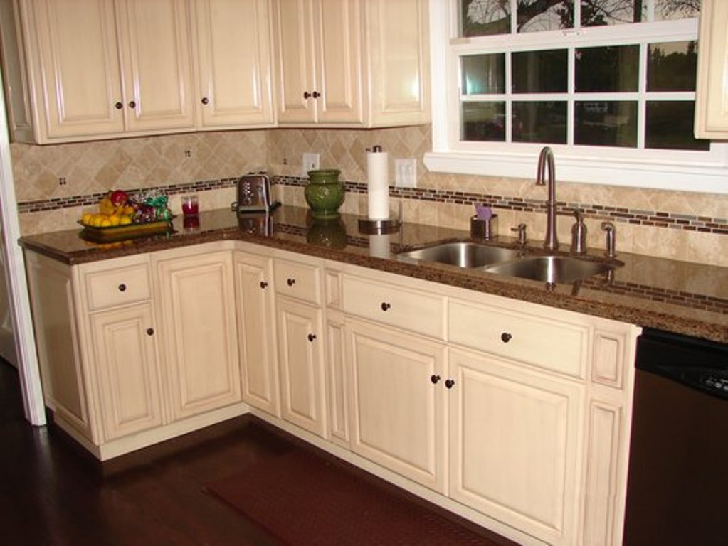 Kitchen Kitchen Backsplash White Cabinets Brown Countertop Kitchen